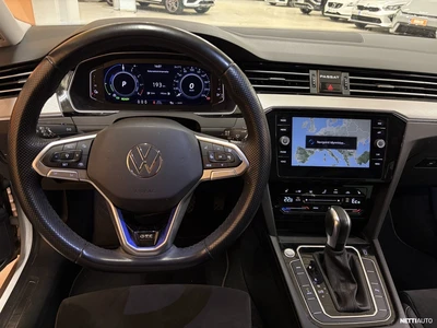 Volkswagen Passat 2021, photo 6/13