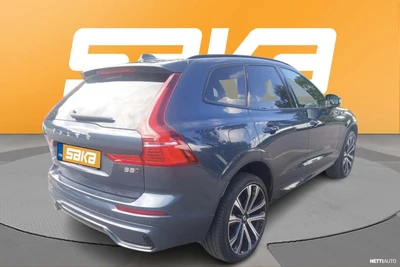Volvo XC60 2022, photo 2/9