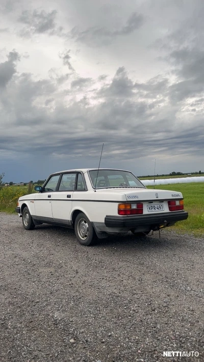 Volvo 240 1987, kuva 4/10