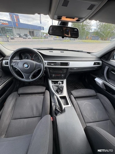 BMW 318 2010, photo 7/7