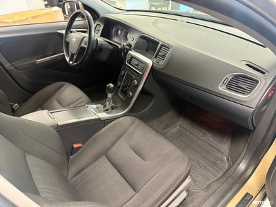 Volvo V60 D3 Kinetic 2011, kuva 6/11