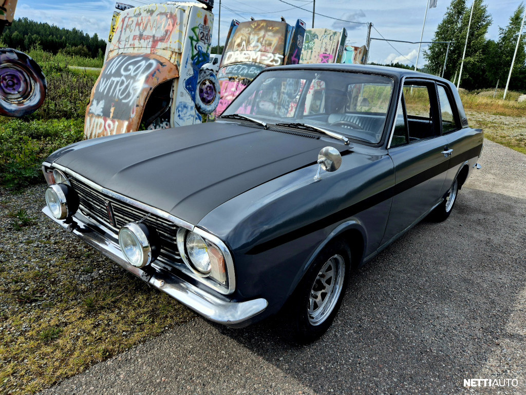 Ford Cortina