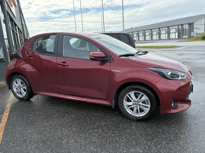 Toyota Yaris 1,5 Hybrid Active Plus 2021, photo 2/6