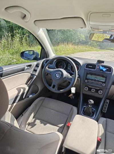 Volkswagen Golf 2010, kuva 4/10