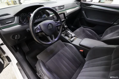 Skoda Superb 2016, kuva 7/12