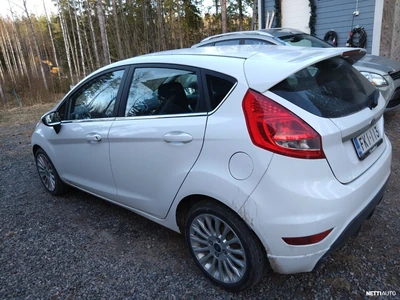 Ford Fiesta 2011, photo 3/13