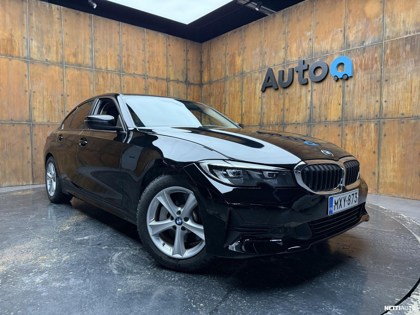BMW 330