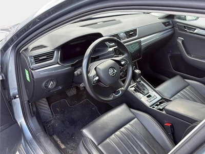 Skoda Superb 2021, photo 4/5
