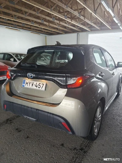 Toyota Yaris 1,5 Hybrid Active 2020, kuva 4/7