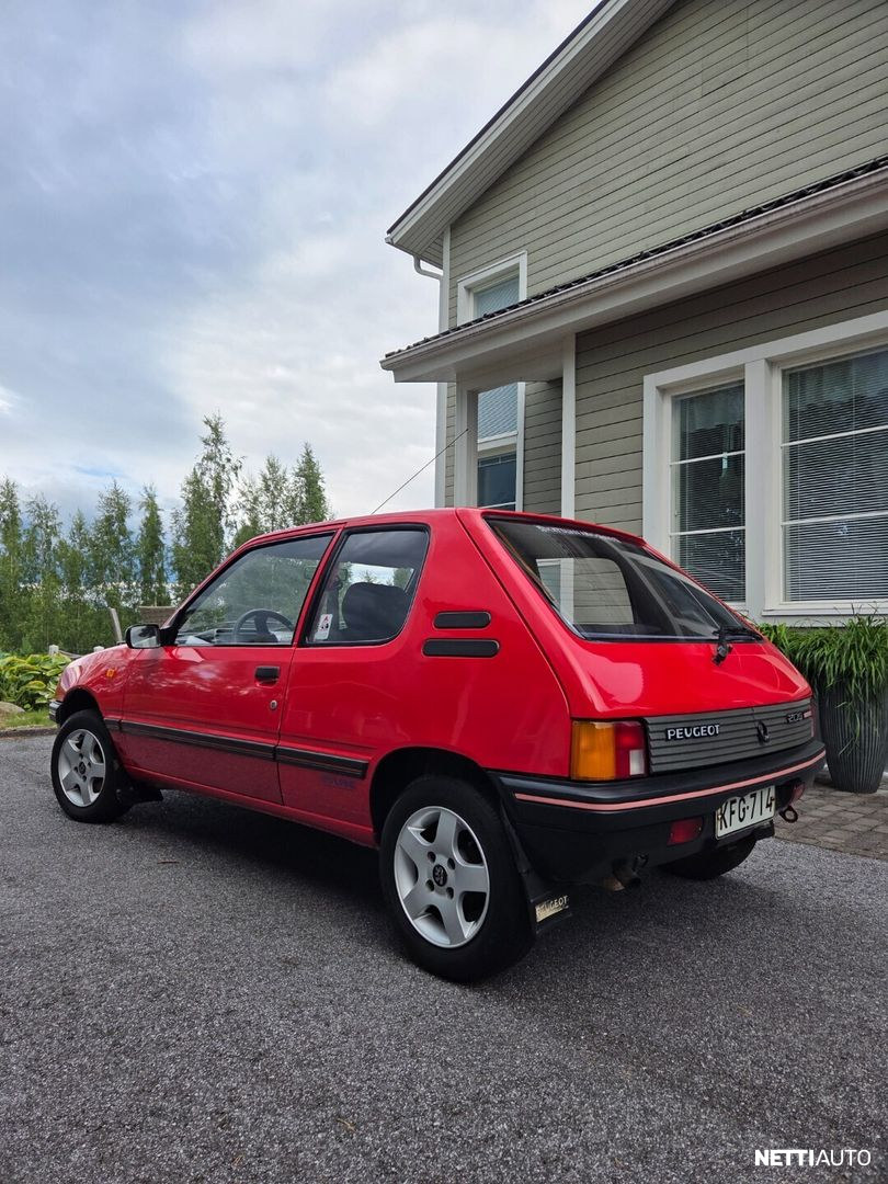 Peugeot 205