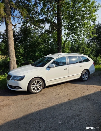 Skoda Superb 2015, photo 1/11