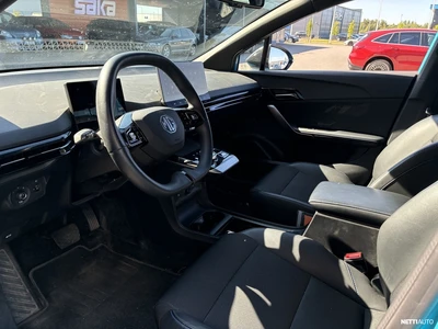 MG MG4 Luxury 2023, photo 4/6