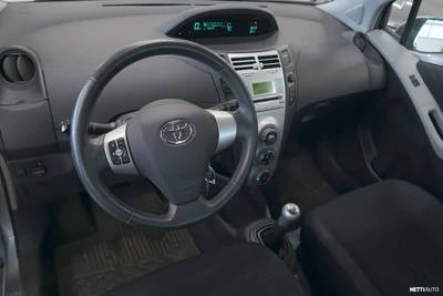 Toyota Yaris 2009, photo 5/8