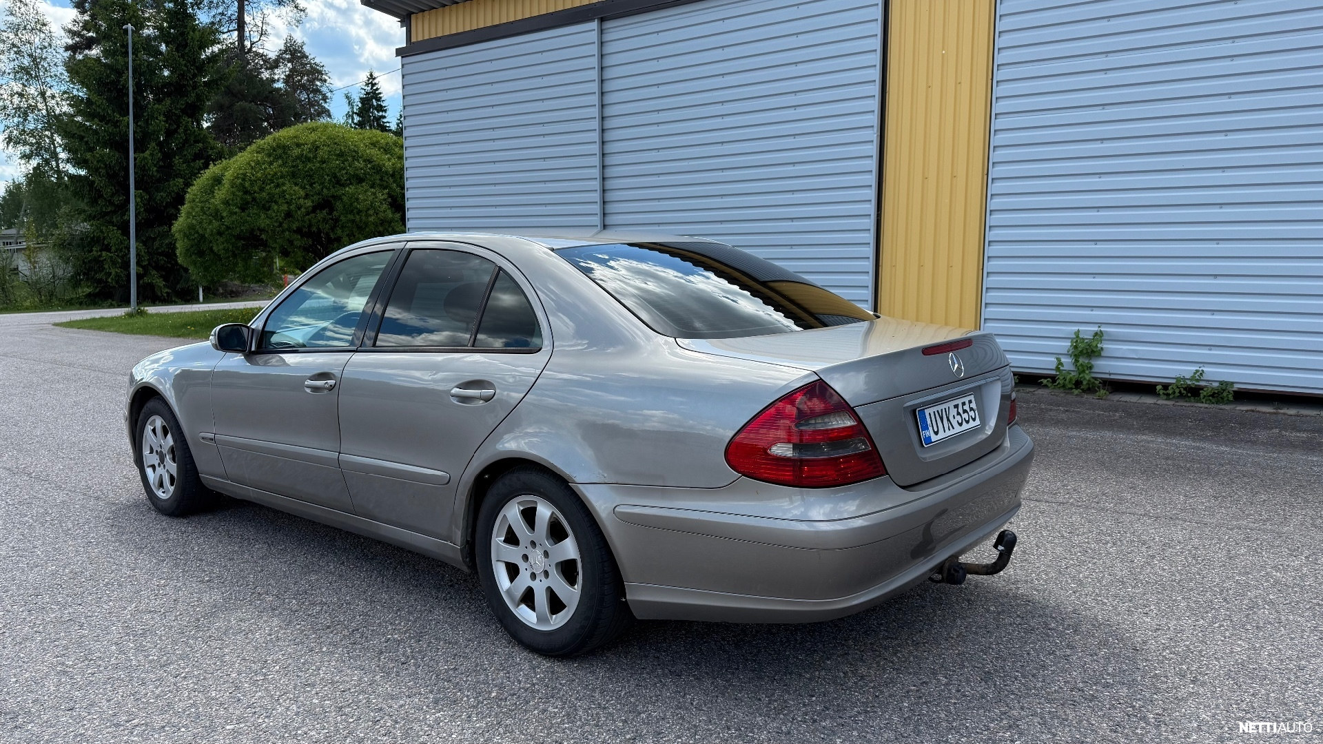 Mercedes-Benz E 200