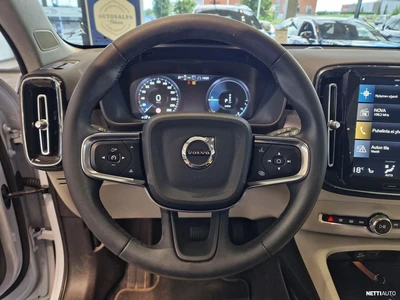 Volvo XC40 2024, photo 7/22