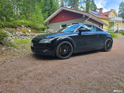 Audi TT Coupé 2,0 Turbo FSI 147 kW 2008, kuva 2/11