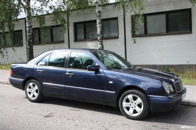 Mercedes-Benz E 280 1996, kuva 2/15