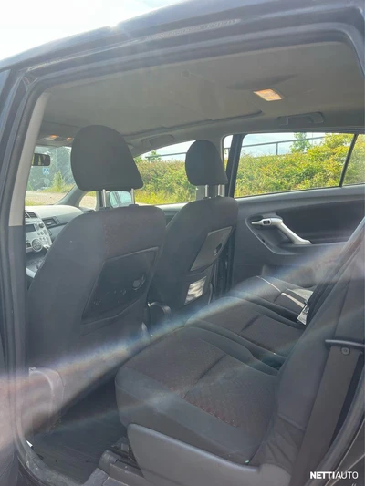Toyota Verso 2011, photo 7/14