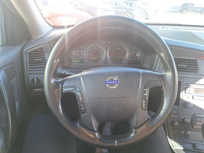 Volvo V70 2,5T AT 2003, kuva 6/7