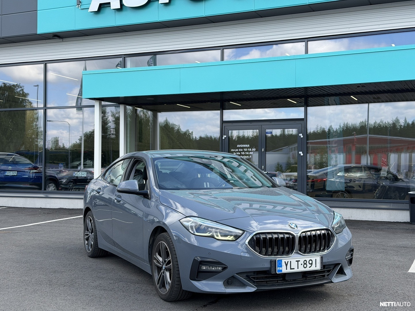 BMW 218
