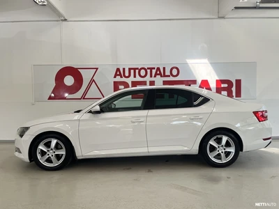 Skoda Superb 2016, photo 2/17