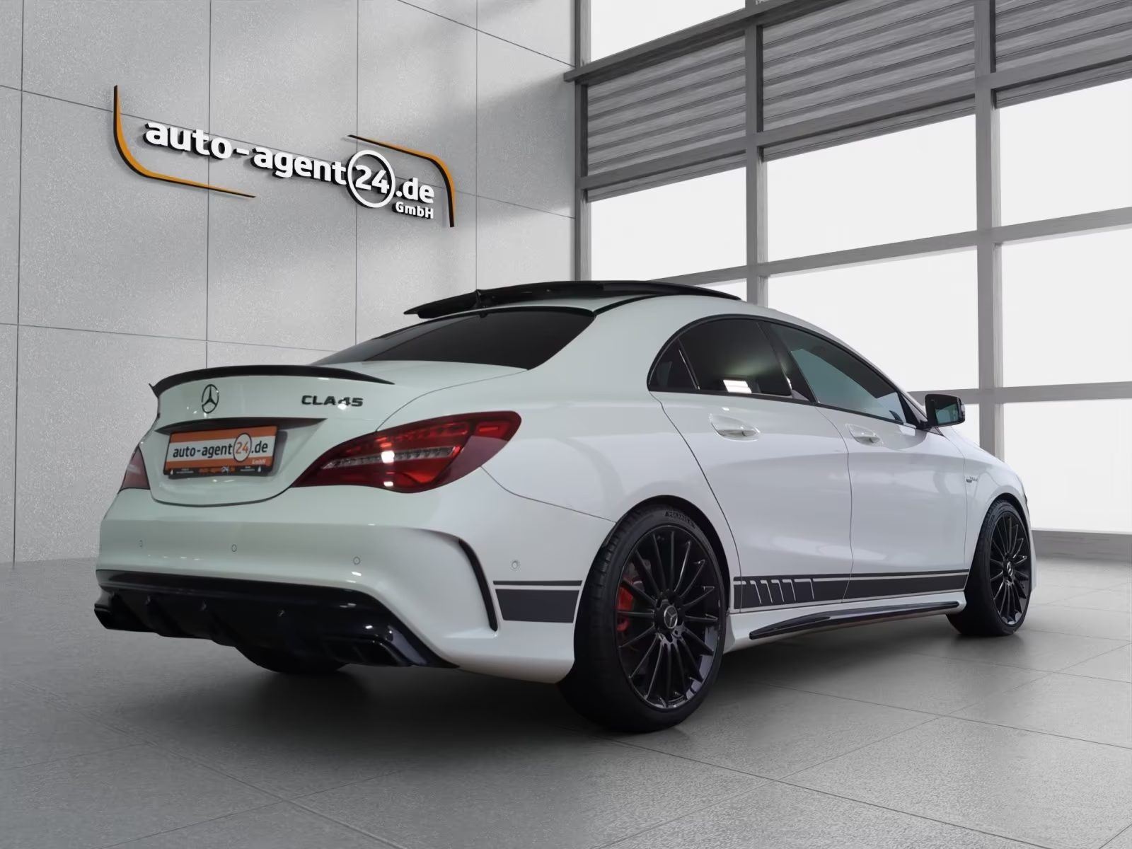 Mercedes-Benz CLA 45 AMG 2018, photo 4/19