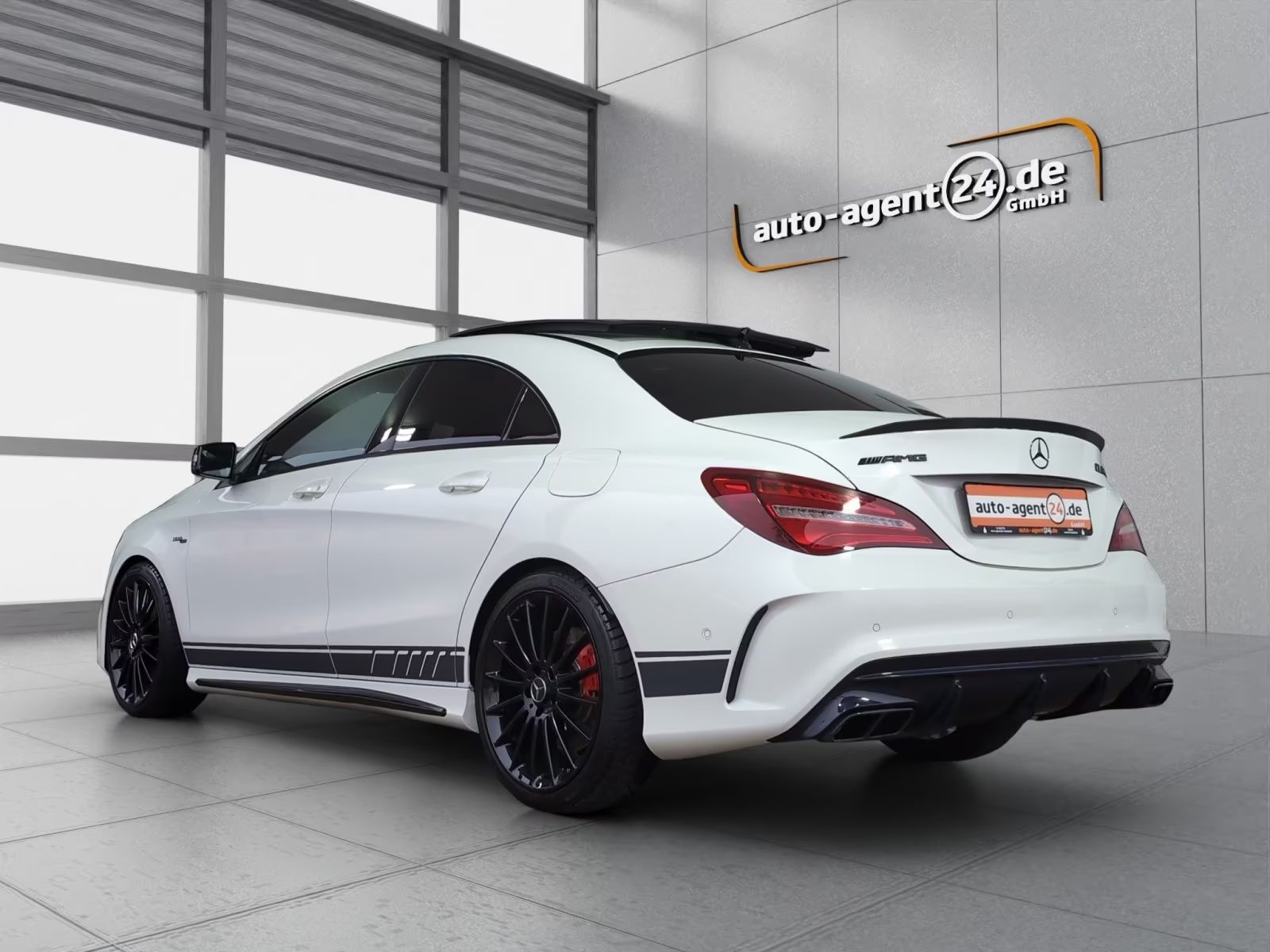 Mercedes-Benz CLA 45 AMG 2018, photo 3/19