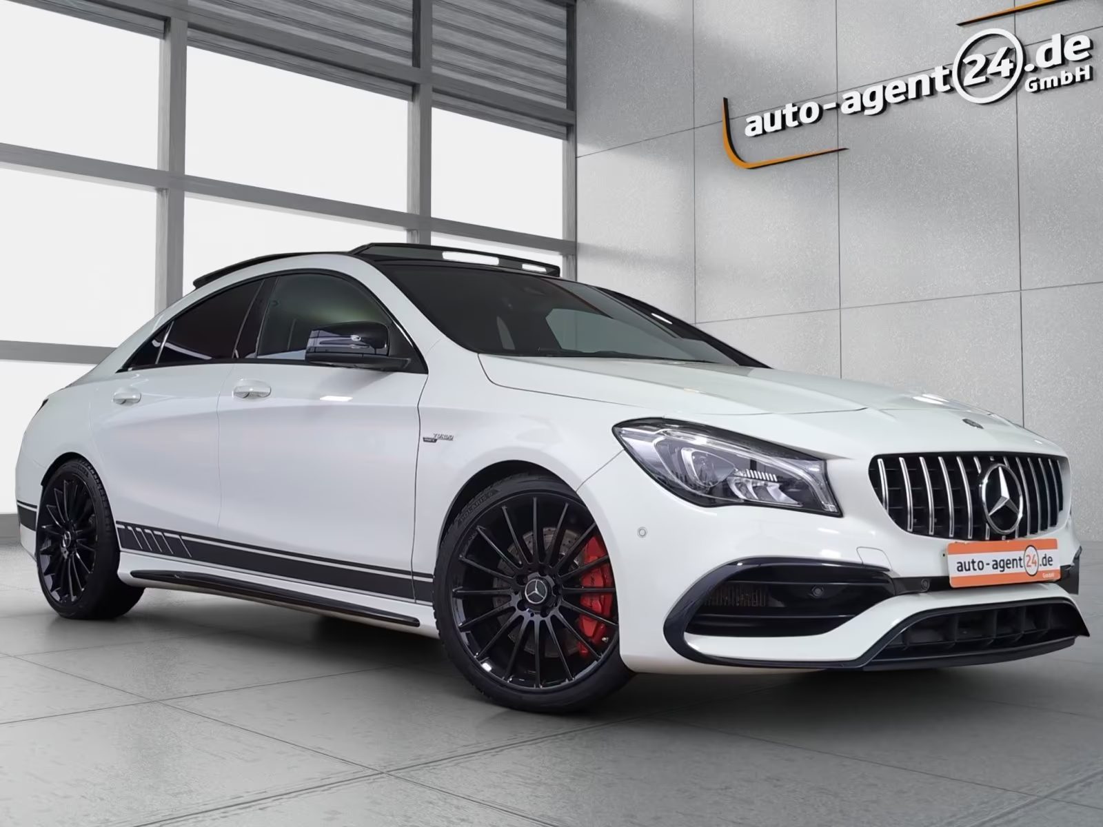 Mercedes-Benz CLA 45 AMG 2018, photo 2/19